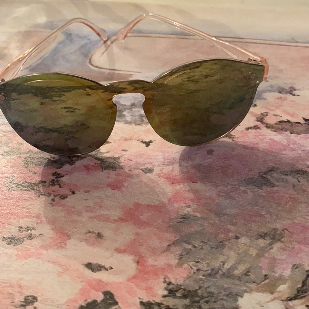 Mirrors sunglasses